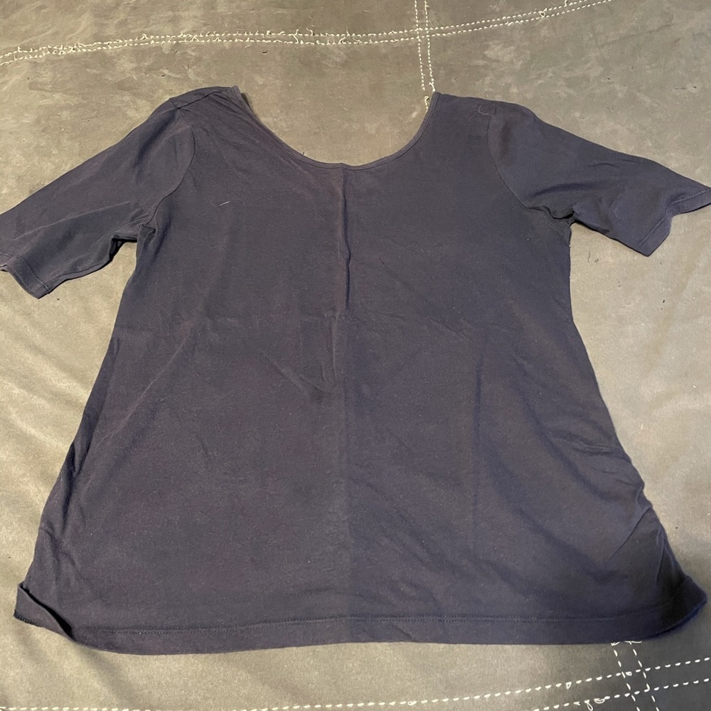Scoop neck short sleeve shirt